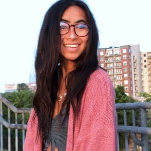 Meet your Posher, Hannah